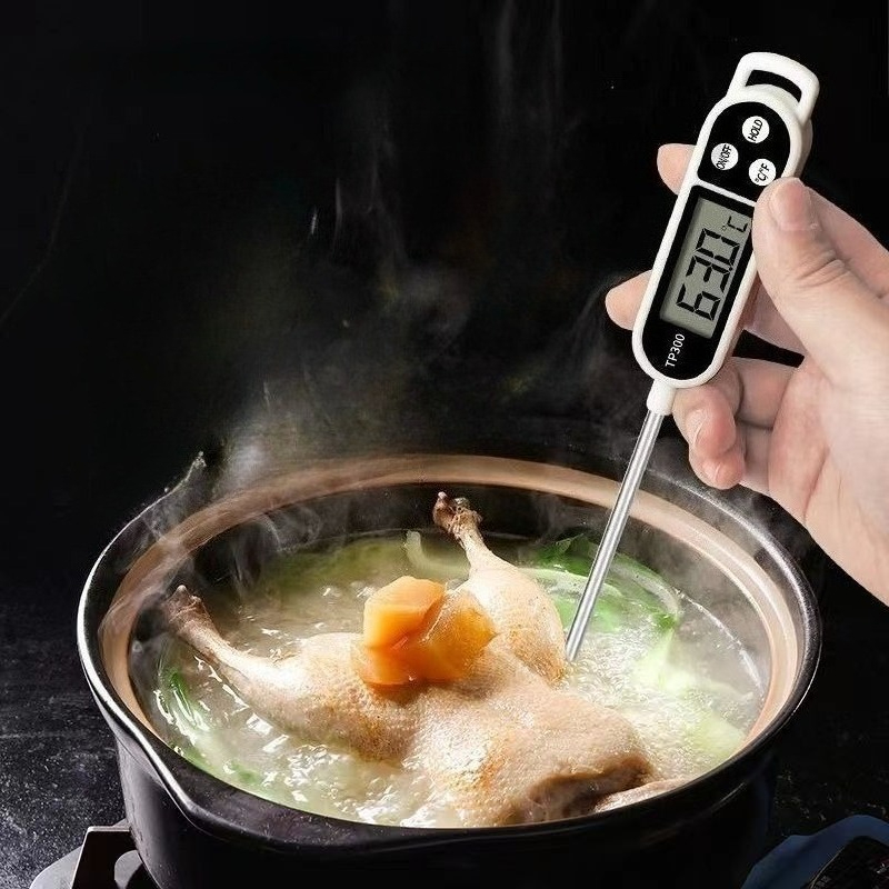Kitchen Gadgets Website - 1個の食品温度計、キッチンアクセサリー、寮の必需品、インスタントリード肉用温度計、油や水の温度を正確に測定、必須のキッチンアクセサリー（ボタン電池は含まれていません、取り付けと使用のために別途Lr44ボタン電池を購入してください）