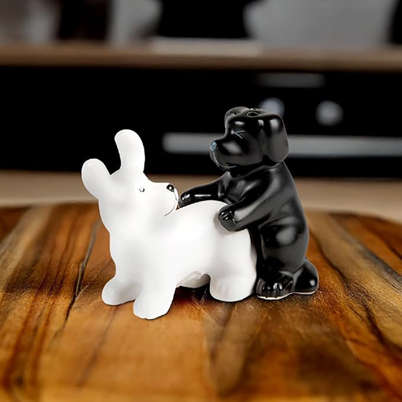 白黒の陶器製犬型塩コショウ入れセット、面白いノベルティギフト - Kitchen Gadgets Novelty のレビューと価格