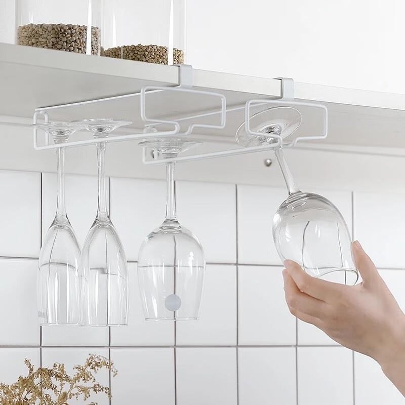 穴あけ不要の金属製ワイングラスホルダー - キャビネット下収 - Kitchen Gadgets Rack のレビューと価格